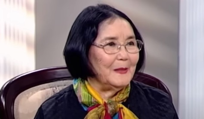 Без вентилятора и кондиционера: Аринбасарова поделилась старым способом охлаждения дома в зной