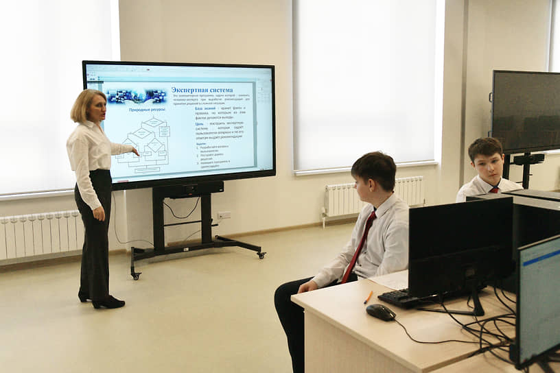 Нейросети и педагоги Умскул находят общий язык в современном образовании-0