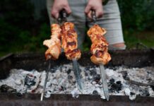 Оксана Михалева из СМ-Клиника советует наименее вредный шашлык для здоровья oksana mihaleva iz smklinika sovetuet naimenee vrednyj shashlyk dlya zdorovya-ekaterinburgu-ru-174582215200-0