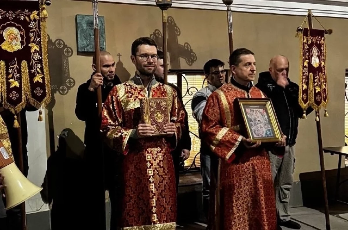 Пасхальное служение с Алексеем Вихаревым в храме Иннокентия Московского-0