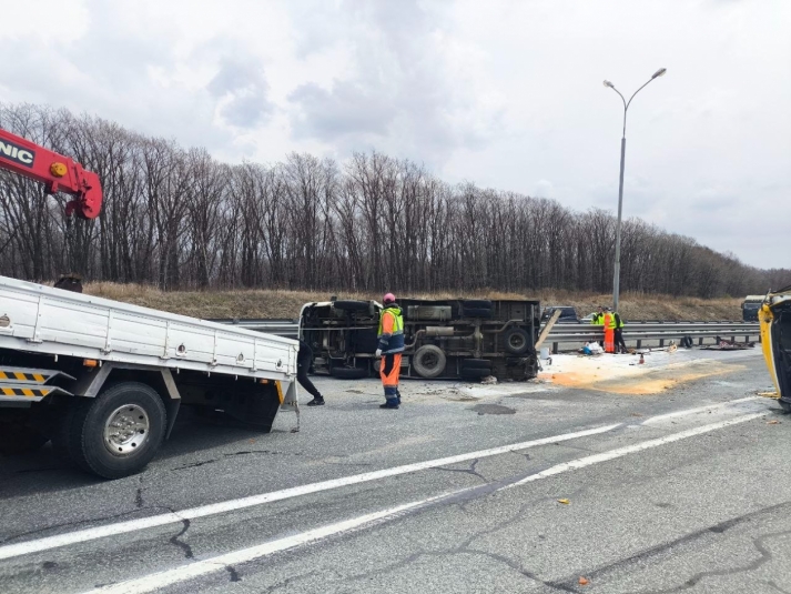 Подробности крупного ДТП с тремя фурами на трассе озвучили в прокуратуре Приморья ИА PrimaMedia
