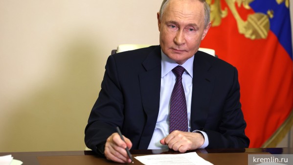 Путин заявил о необходимости привести в порядок дорожные нормативы