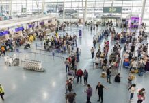 Россияне на Пхукете сохраняют надежду на вылет Azur Air в ближайшее время rossiyane na phukete sohranyayut nadezhdu na vylet v blizhajshee vremya-ekaterinburgu-ru-174447026900-0