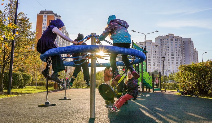 Собянин: Более 1,6 тысячи дворов благоустроят в Москве в этом году