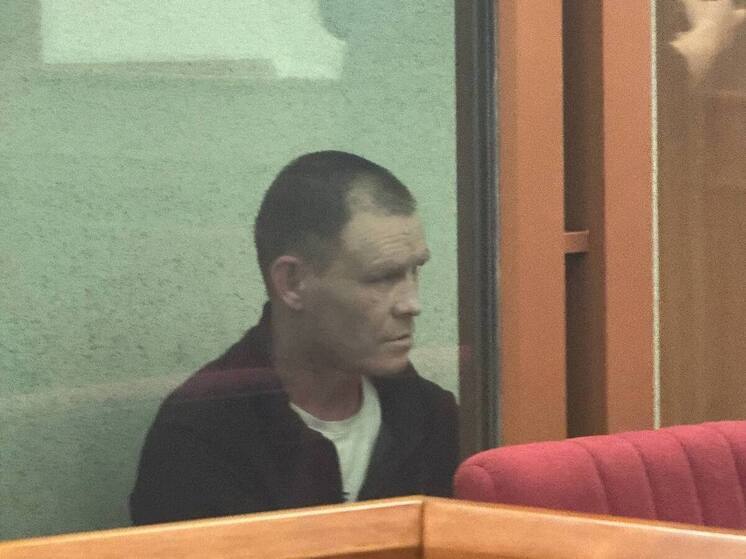 Жителя Ревды, подкурившего от Вечного огня, приговорили к 3 годам лишения свободы