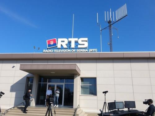 Студенты блокируют «Радио и телевидение Сербии»