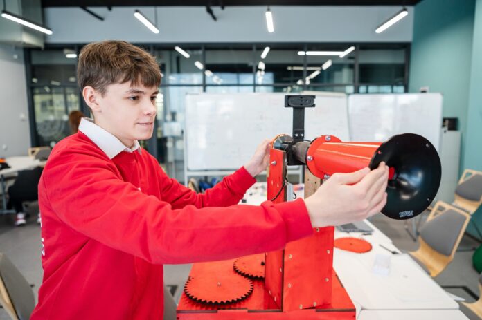 Студенты УрФУ и Свердловской области поборются за миллион от Фонда содействия инновациям-0