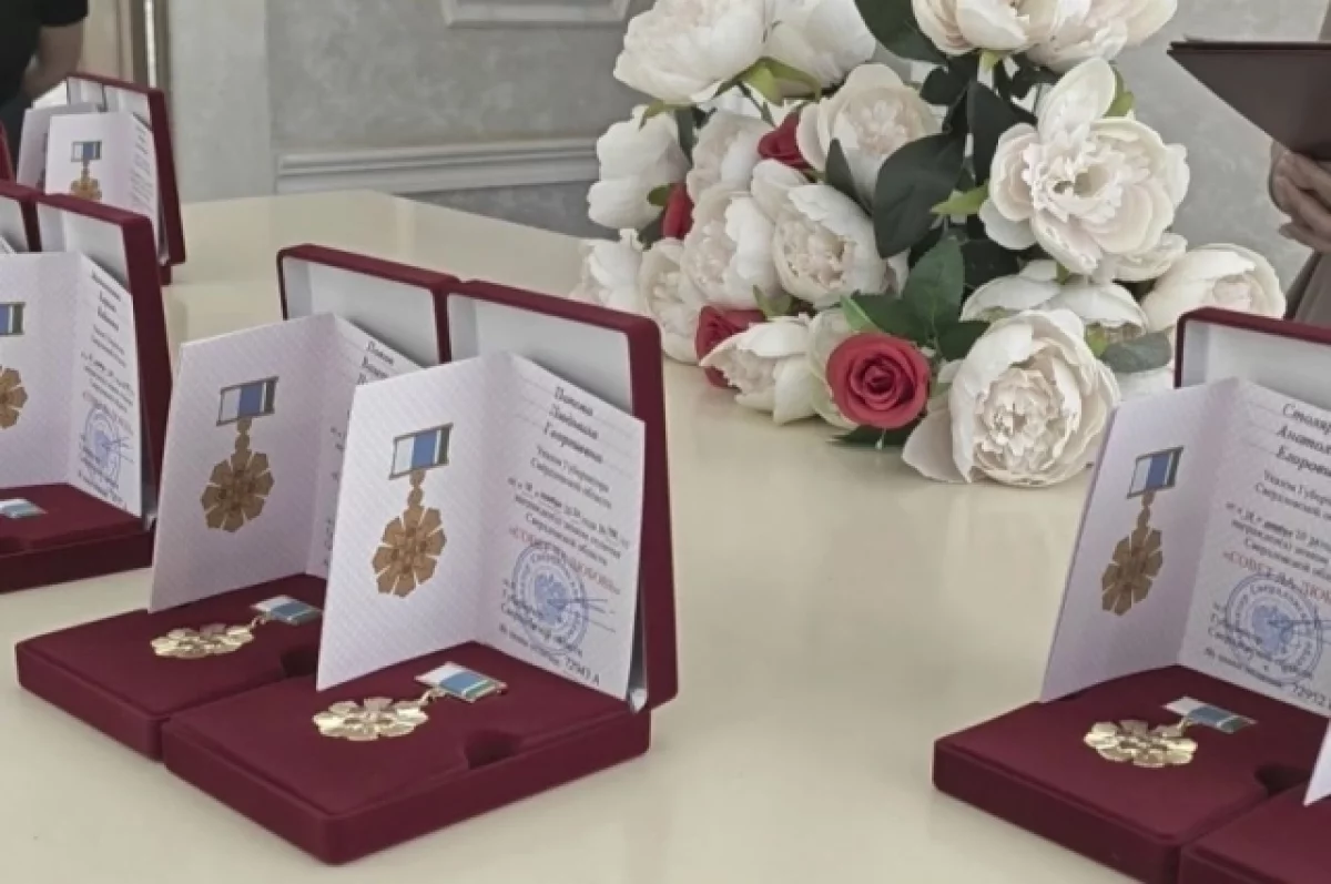 Свердловская область чествует семьи-герои Владимир и Галина Ивановы среди награждённых-0