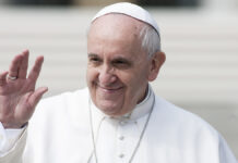 VaticanCityVatican-April02PopeFrancisGreets