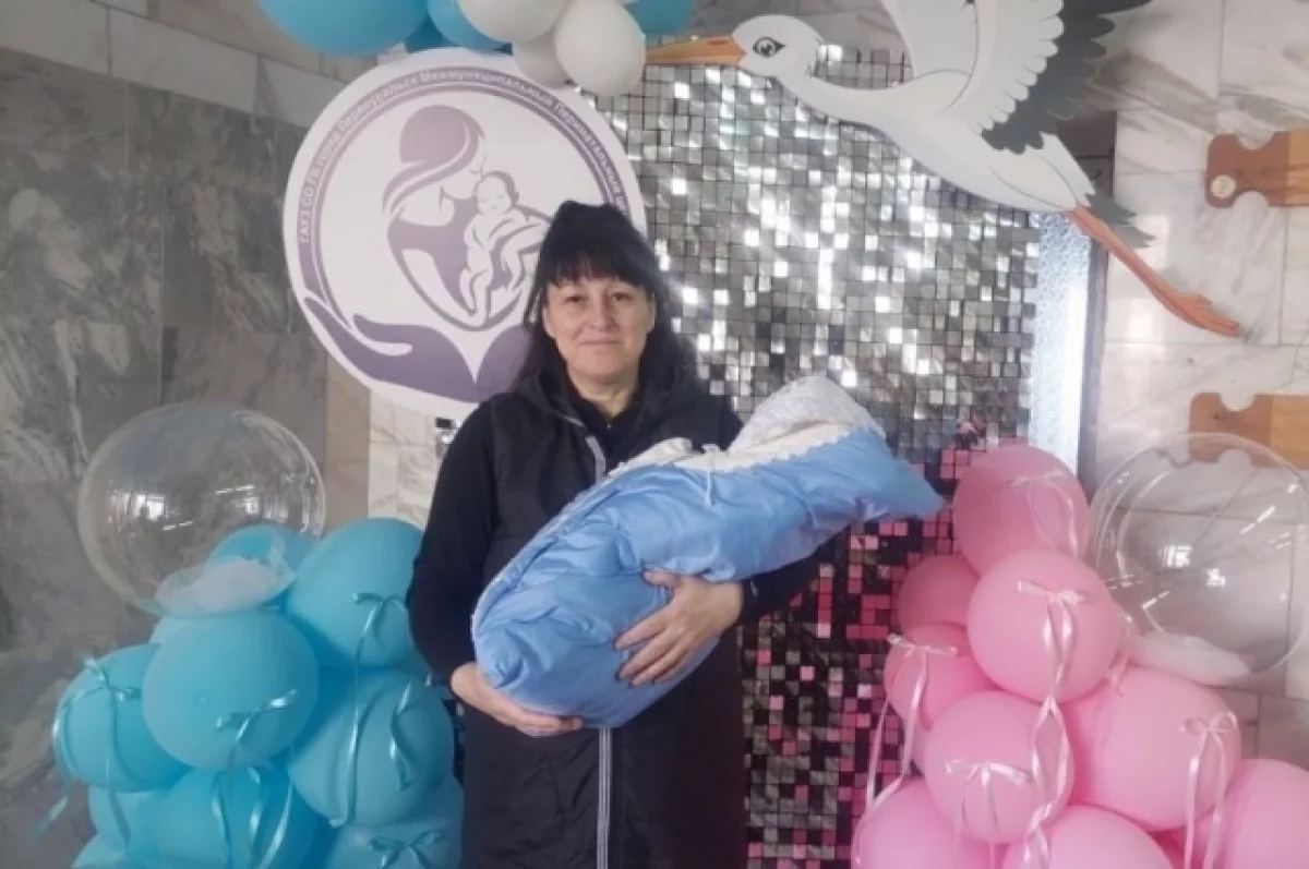 В Первоуральске Свердловской области сына назвали в честь героя Мелитона Кантарии-0