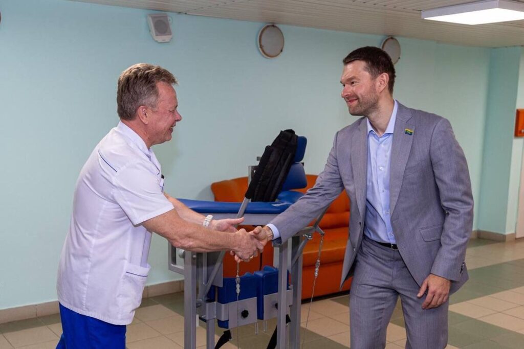 Алексей Вихарев меняет жизнь уральцев к лучшему