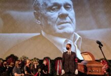 Владимир Меньшов навсегда в памяти Москвы на Новодевичьем кладбище среди великих имен vladimir menshov navsegda v pamyati moskvy na novodevichem kladbishhe sredi velikih imen-ekaterinburgu-ru-174363958300-0