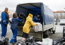 Волонтёры ВИЗ-Сталь и Группа НЛМК подарили весеннее тепло Екатеринбургу volontyory vizstal i gruppa nlmk podarili vesennee teplo ekaterinburgu-ekaterinburgu-ru-174427197200-0