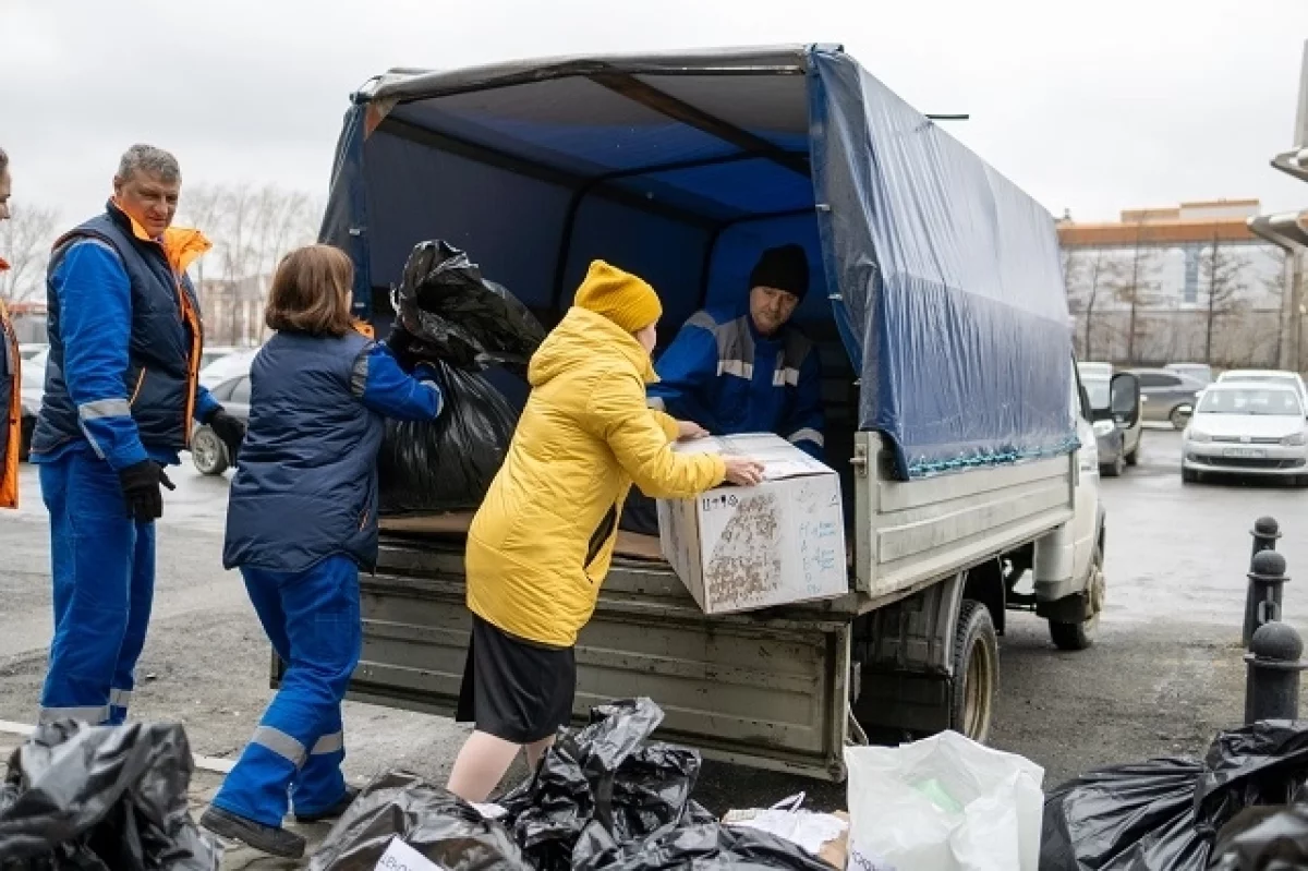 Волонтёры ВИЗ-Сталь и Группа НЛМК подарили весеннее тепло Екатеринбургу-0