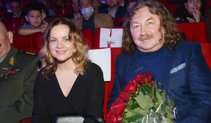 Юлия Проскурякова поблагодарила коллег по съемочной площадке за совместную работу