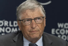 Билл Гейтс и Илон Маск поддерживают сохранение программ USAID для детей World Economic Forum Annual Meeting 2022 in Davos-Klosters Switzerland