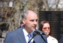 denis pasler i vserossijskij sovet v sverdlovskoj oblasti obsuzhdayut krizis podderzhki veteranov svo-ekaterinburgu-ru-174729038100-0