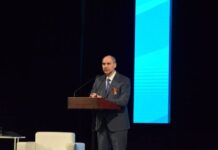 Денис Паслер обсуждает диалог с лидерами Свердловской области от Единой России denis pasler obsuzhdaet dialog s liderami sverdlovskoj oblasti ot edinoj rossii-ekaterinburgu-ru-174663376900-0