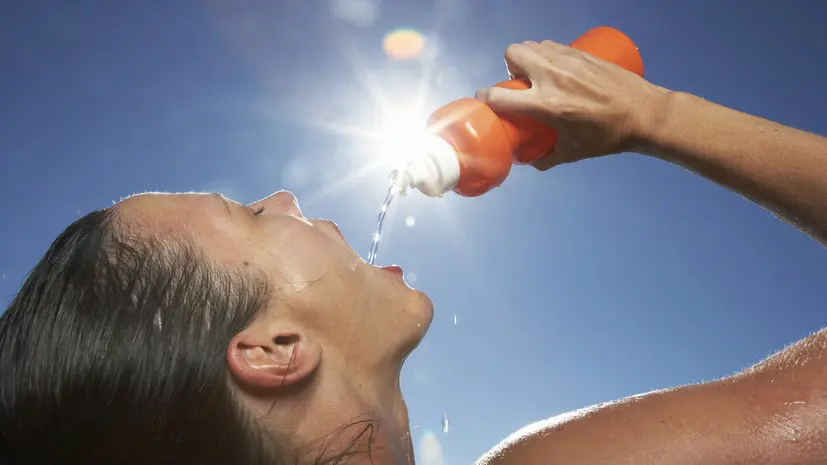 Названы неочевидные признаки нехватки воды в жаркую погоду