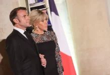 emmanuel makron i brizhit stali etalonami etiketa posle elizavety -ekaterinburgu-ru-174826156300-0