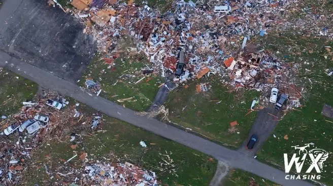 Последствия шторма с высоты | Источник: WXChasing / YouTube.com