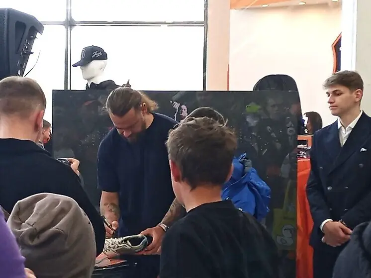 В Екатеринбурге прошла прощальная встреча Эрика Бикфалви с фанатами