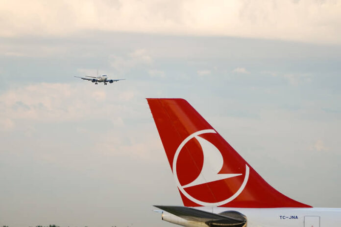 i otmenili rejsy iz vnukovo i sanktpeterburga po informaczii ator-ekaterinburgu-ru-174670368700-0