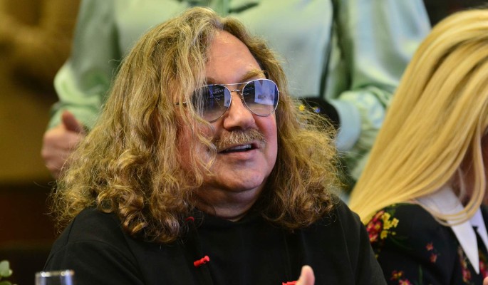 Браво! 63-летний Игорь Николаев нашел отдушину в молодой девушке