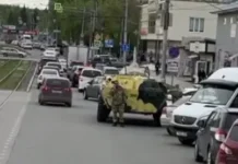 Инцидент на Учительской в Новосибирске с бронированной техникой и Toyota RAV4 inczident na uchitelskoj v novosibirske s bronirovannoj tehnikoj i 4-ekaterinburgu-ru-174732398800-0