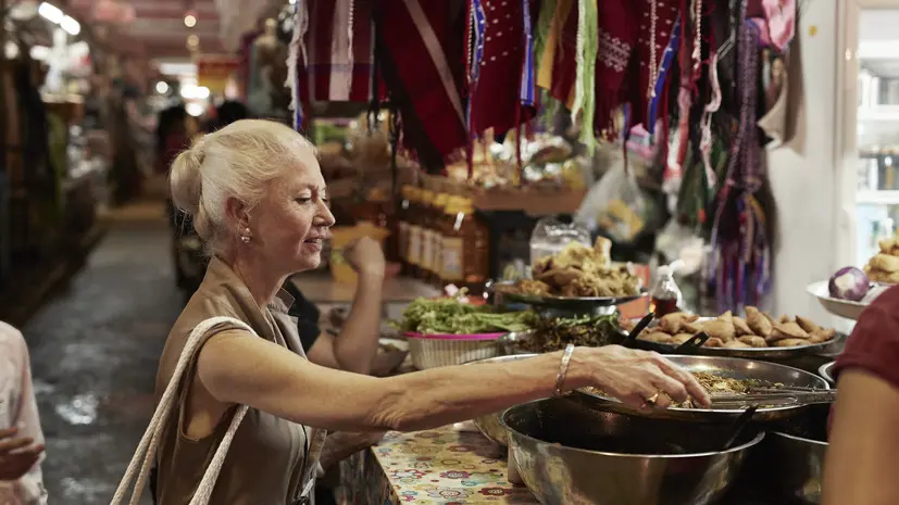 Диетолог призвала не пробовать фрукты и насекомых в экзотических странах