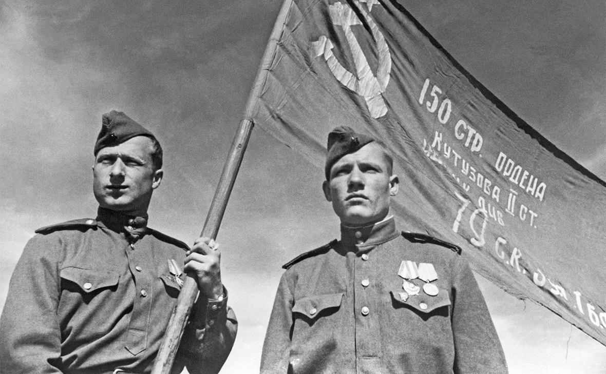 Мелитон Кантария и Михаил Егоров (Владимир Гребнев / ТАСС)