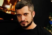 Марк Яровный рассказал о сенсационной продаже картины «Легенда» Паши Техника и Игоря Исполина mark yarovnyj rasskazal o sensaczionnoj prodazhe kartiny legenda pashi tehnika i igorya ispolina-ekaterinburgu-ru-174818739400-0