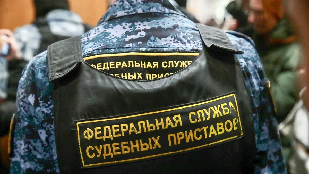 Судебные приставы хитростью доставили казанца Исуса Христа на заседание