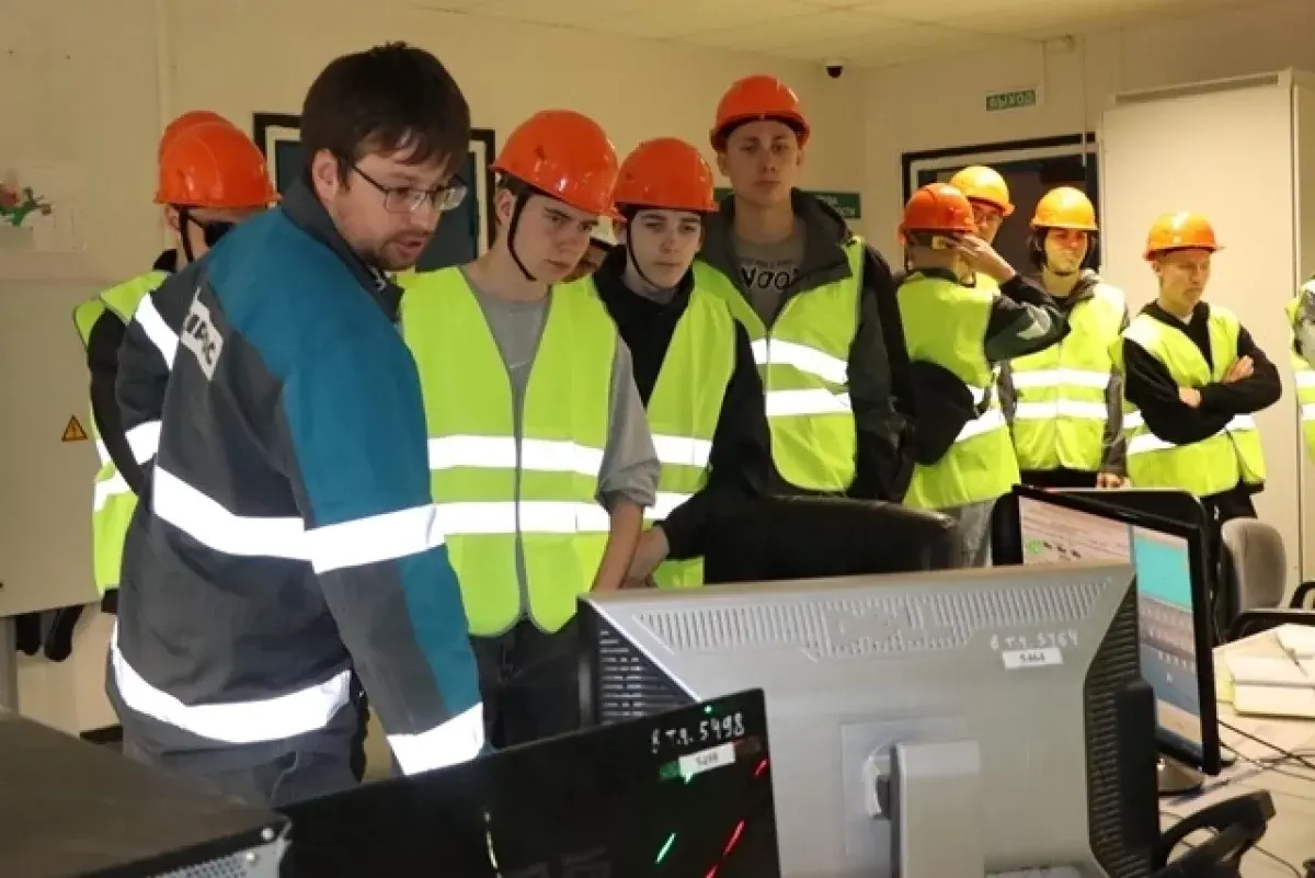 «Невьянский цементник», ЦЕМРОС и колледжи Урала раскрыли работу индустрии студентам-0