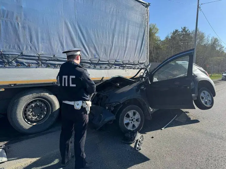 Водитель Nissan пострадал в ДТП с грузовиком на трассе Пермь – Екатеринбург