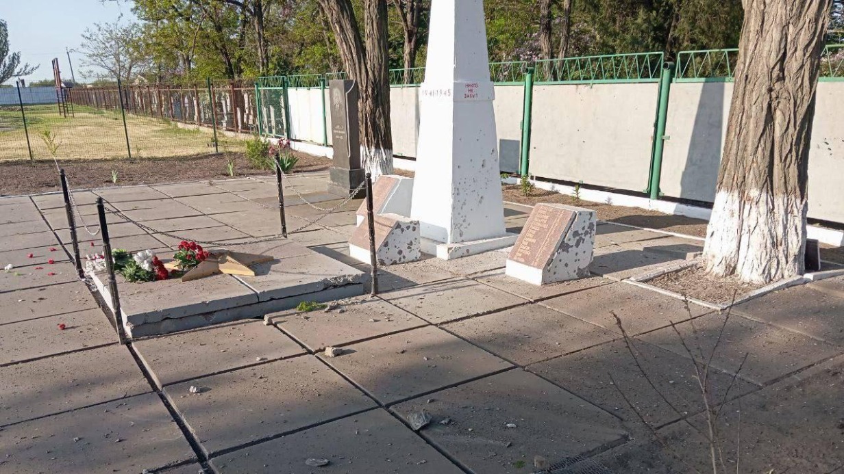 ВСУ нанесли удар по мемориалу героям ВОВ в Херсонской области