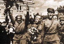 Салют Победы в Улан-Удэ в честь 9 мая 1945 у дома Советов salyut pobedy v ulanude v chest 9 maya 1945 u doma sovetov-ekaterinburgu-ru-174686081300-0