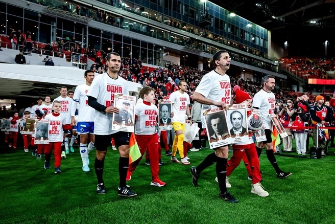 В акции приняли участие футболисты клубов, арбитры и воспитанники спортшкол | Источник: РФС