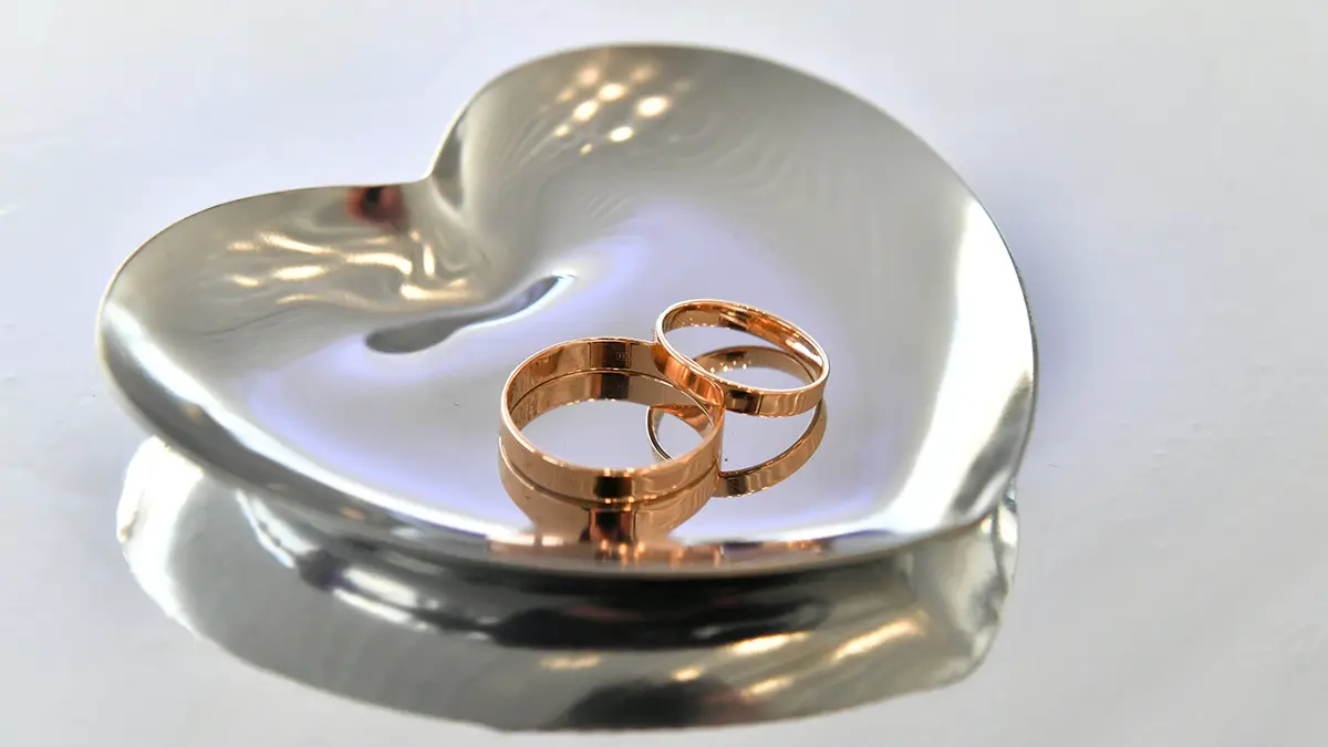 Мужчина в Индонезии развелся с женой и ушел к беременной от него теще