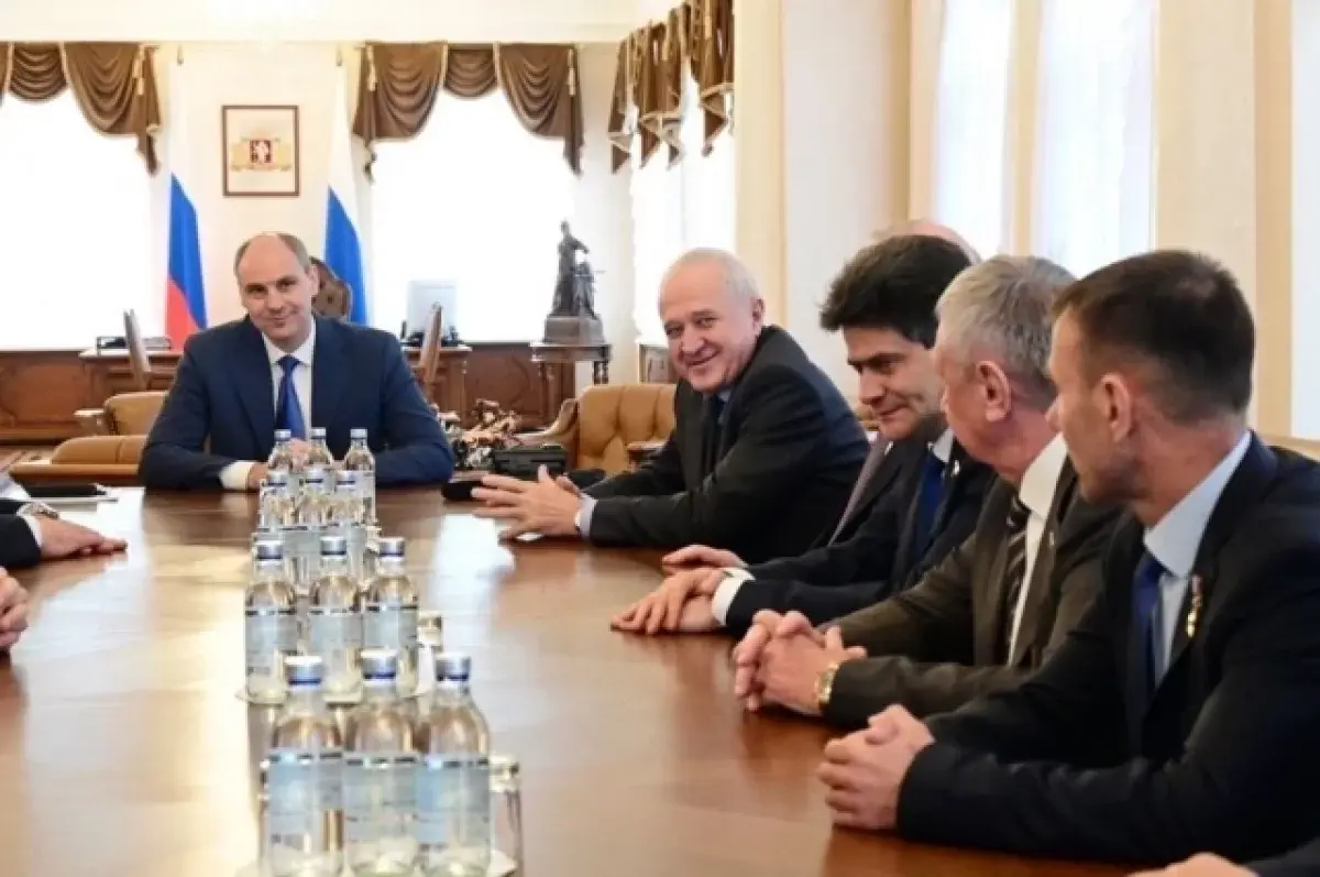 Владимир Булавин и Денис Паслер запускают стратегию ОПК в Свердловской области-0