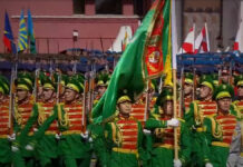 Владимир Путин и союзники отмечают День Победы на Красной площади vladimir putin i soyuzniki otmechayut den pobedy na krasnoj ploshhadi-ekaterinburgu-ru-174678799300-0