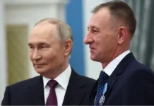 Владимир Путин вручил Орден Почета испытателю Уралвагонзавода из Нижнего Тагила vladimir putin vruchil orden pocheta ispytatelyu uralvagonzavoda iz nizhnego tagila-ekaterinburgu-ru-174797641300-0