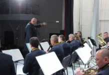 yarkie konczerty uralbend i partizan vdohnovili katajsk i kargapole-ekaterinburgu-ru-174819100600-0