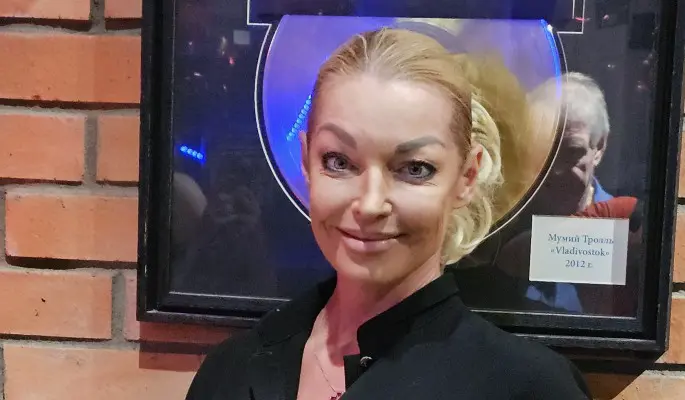 48-летняя балерина всея Руси Анастасия Волочкова объяснила причину своей худобы