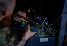 Артем и Екатерина Тимофеевы раскрывают тайны побега на фоне атак дронов artem i ekaterina timofeevy raskryvayut tajny pobega na fone atak dronov-ekaterinburgu-ru-174895008900-0