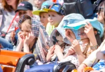 Денис Паслер сообщил о стремлении Свердловской области к счастливому детству denis pasler soobshhil o stremlenii sverdlovskoj oblasti k schastlivomu detstvu-ekaterinburgu-ru-174875954100-0