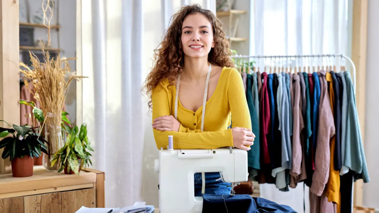 Кто и когда изобрел швейную машинку: история