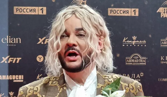 "В жизни совсем не такой, как на экране!": как без макияжа и перьев выглядит 55-летний Киркоров