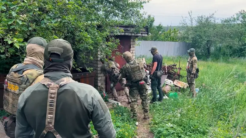 Наркодельцов, перевозивших наркотики под видом гумпомощи для СВО, задержали в ЛНР