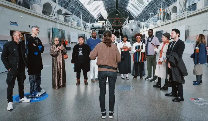 Делегаты BRICS+ Fashion Summit увидели достижения в области космонавтики на ВДНХ